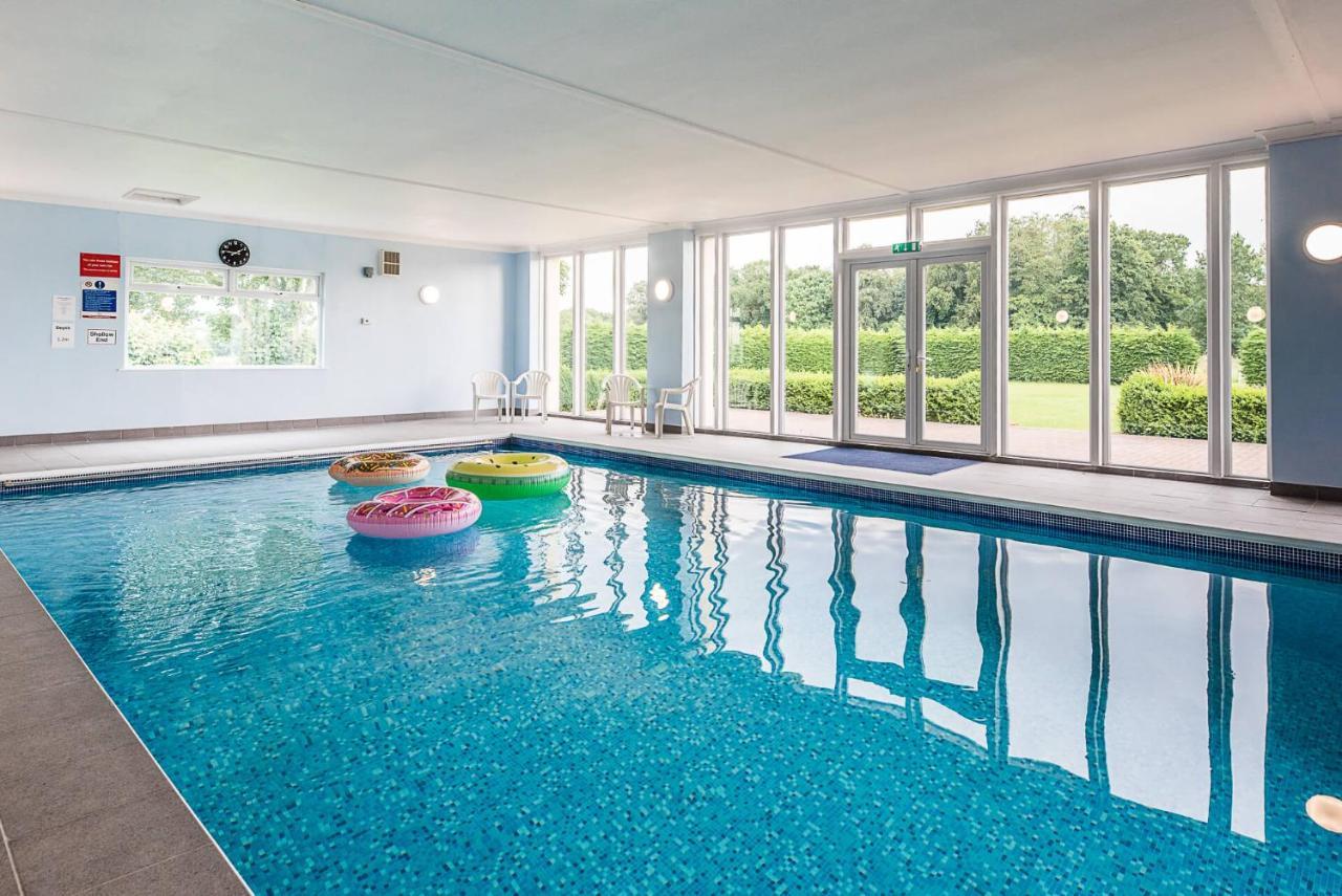 Grove Farm Bungalow With Swimming Pool, Dallinghoo Woodbridge Kültér fotó